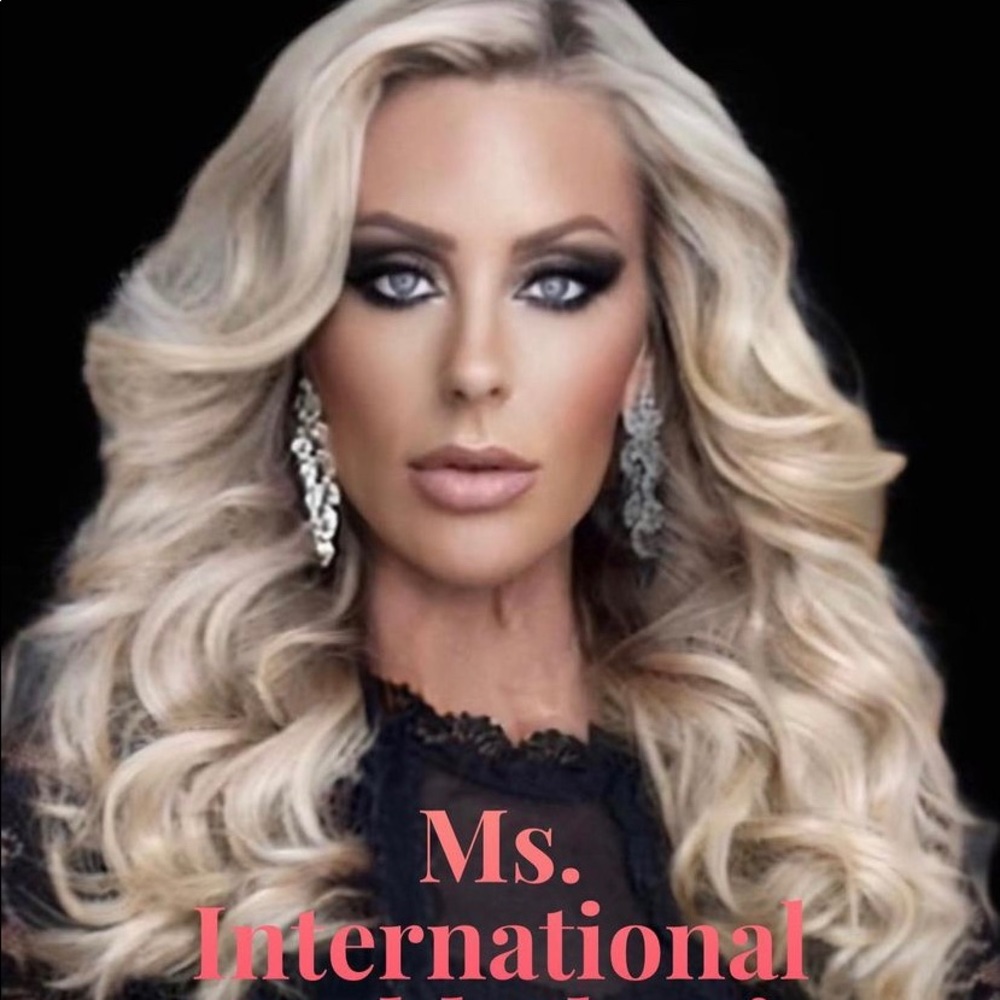 Meet your Posher, Danielle